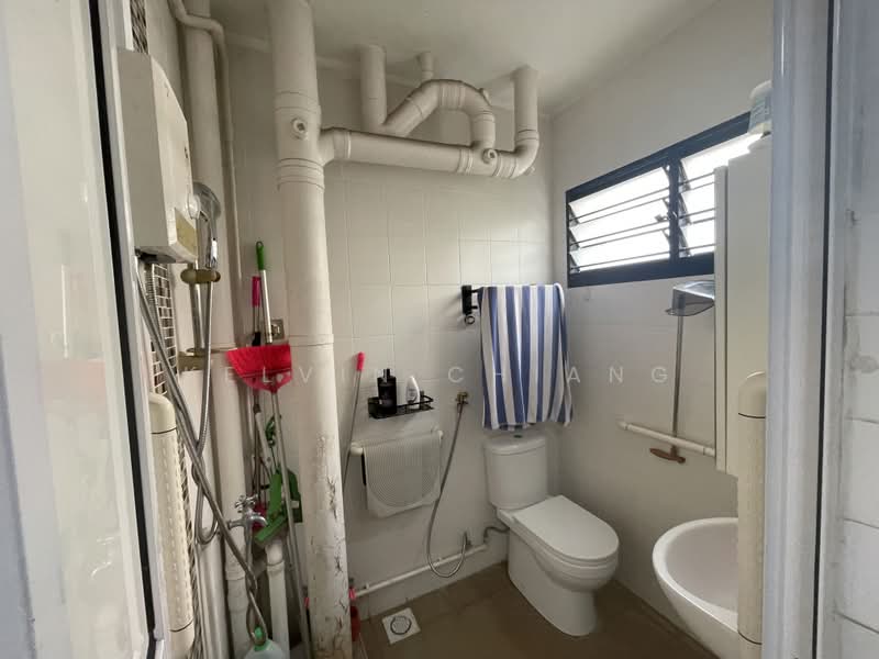 783 Yishun Ring Road, 783 Yishun Ring Road, 2 Bedrooms, 796 sqft, HDB Flat For Sale, by Kelvin Chiang, 500164639 - Bathroom - PropertyGuru.com.sg