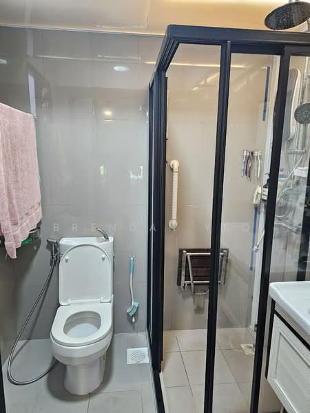 604B Tampines Avenue 9, 604B Tampines Avenue 9, 4 Bedrooms, 1,280 sqft, HDB Flat For Sale, by Brendan Yeo, 500164646 - Bathroom - PropertyGuru.com.sg