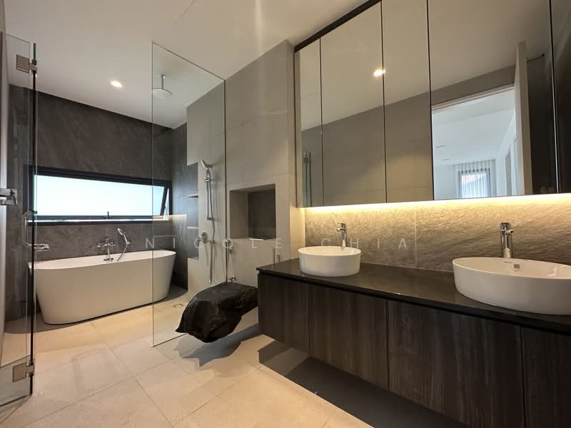 Seletar Hills Estate, Seletar Hills Drive, Seletar / Yio Chu Kang, 7 Bedrooms, 9,700 sqft, Semi-Detached House For Sale, by Nicole Chia, 500164649 - Bathroom - PropertyGuru.com.sg