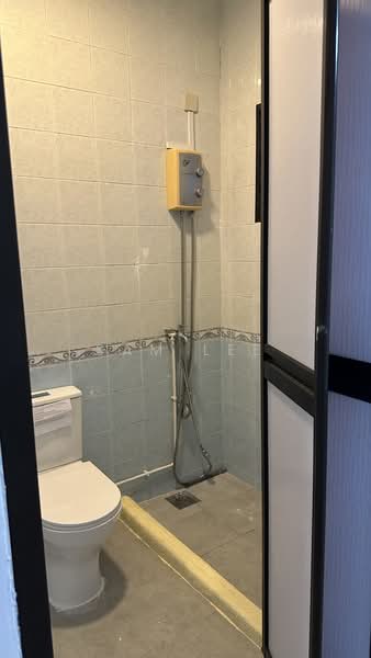276C Jurong West Street 25, 276C Jurong West Street 25, Room Rental, 200 sqft, HDB Flat For Rent, by Sam Lee, 500164655 - Bathroom - PropertyGuru.com.sg