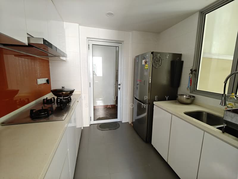 Rafflesia Condo, 31 Bishan Street 21, 2 Bedrooms, 914 sqft, Condominium For Sale, by Lim Yuh Pey (Sharon), 500164656 - Kitchen - PropertyGuru.com.sg
