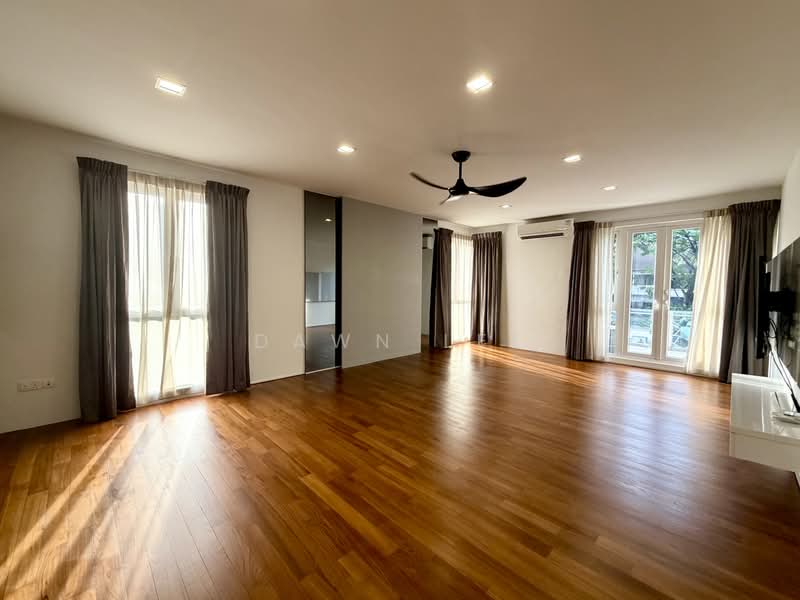 Jalan kelulut, Jalan Kelutlut, 7 Bedrooms, 6,500 sqft, Semi-Detached House For Sale, by Dawn Lee, 500164660 - Master Room - PropertyGuru.com.sg
