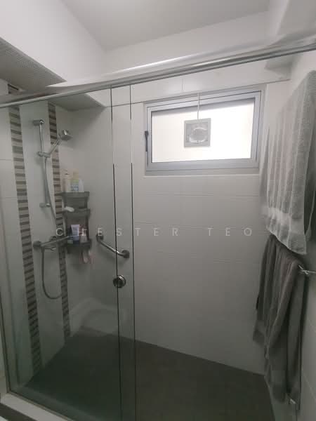 615A Edgefield Plains, 615A Edgefield Plains, 3 Bedrooms, 990 sqft, HDB Flat For Sale, by Chester Teo, 500164662 - Bathroom - PropertyGuru.com.sg