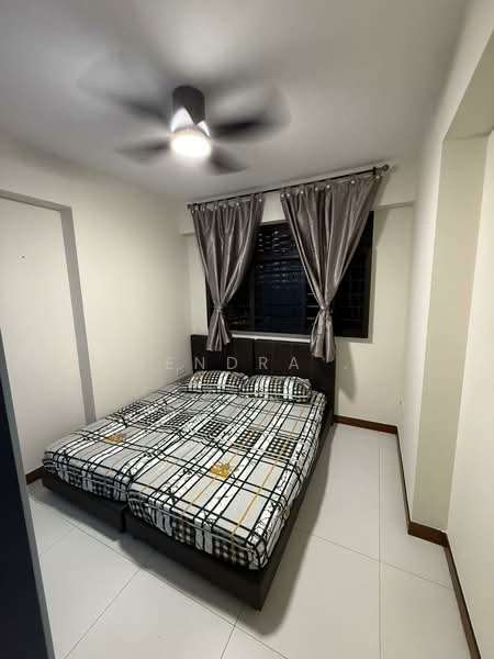 547C Segar Road, 547C Segar Road, 2 Bedrooms, 721 sqft, HDB Flat For Sale, by Hendra ., 500164667 - Bedroom - PropertyGuru.com.sg