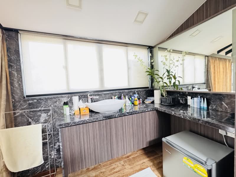 Sentosa Cove, Ocean Drive, 4 Bedrooms, 4,000 sqft, Terraced House For Sale, by Lin Sallee 林玥廷, 500164671 - Bathroom - PropertyGuru.com.sg