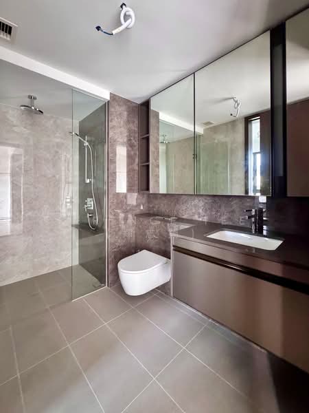 Tembusu Grand, 92 Jalan Tembusu, 1 Bedroom, 527 sqft, Condominium For Rent, by Terence Tee (郑志翔), 500164680 - Bathroom - PropertyGuru.com.sg
