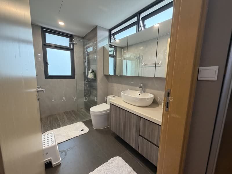 Esparina Residences, 117 Compassvale Bow, 4 Bedrooms, 1,464 sqft, Executive Condominium For Sale, by Jayden Loong, 500164682 - Bathroom - PropertyGuru.com.sg