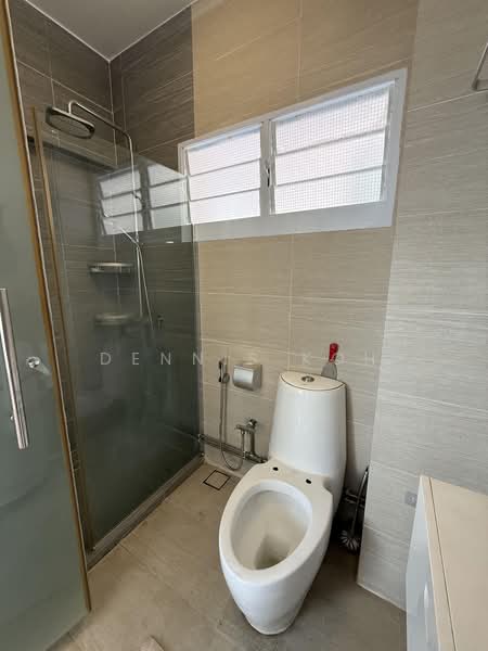 766 Pasir Ris Street 71, 766 Pasir Ris Street 71, 3 Bedrooms, 1,378 sqft, HDB Flat For Rent, by Dennis Koh, 500164683 - Bathroom - PropertyGuru.com.sg