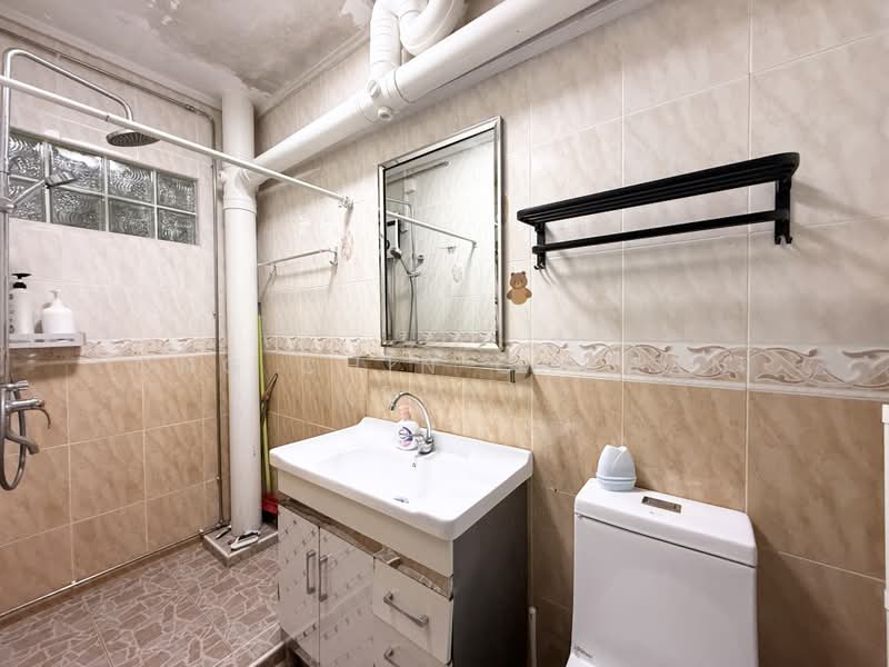 253 Ang Mo Kio Street 21, 253 Ang Mo Kio Street 21, 3 Bedrooms, 1,378 sqft, HDB Flat For Sale, by Ong Chin Chuaan (Roy), 500164688 - Bathroom - PropertyGuru.com.sg
