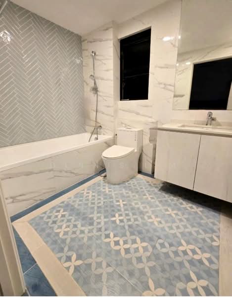 Dover Parkview, 32 Dover Rise, 2 Bedrooms, 969 sqft, Condominium For Sale, by Dennis Lim, 500164693 - Bathroom - PropertyGuru.com.sg