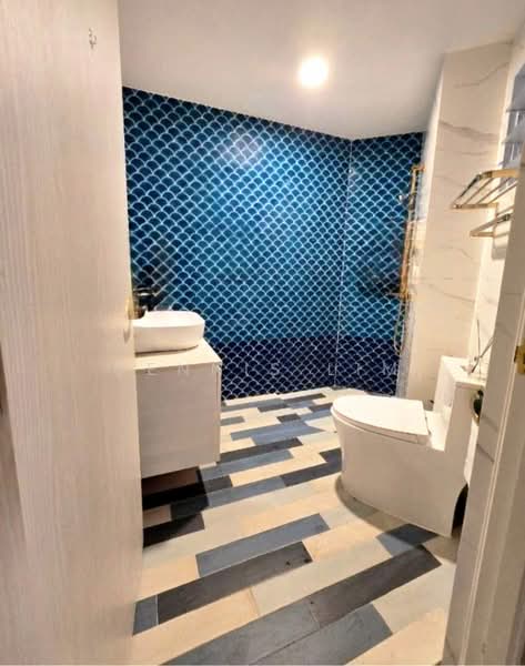 Dover Parkview, 32 Dover Rise, 2 Bedrooms, 969 sqft, Condominium For Sale, by Dennis Lim, 500164693 - Bathroom - PropertyGuru.com.sg