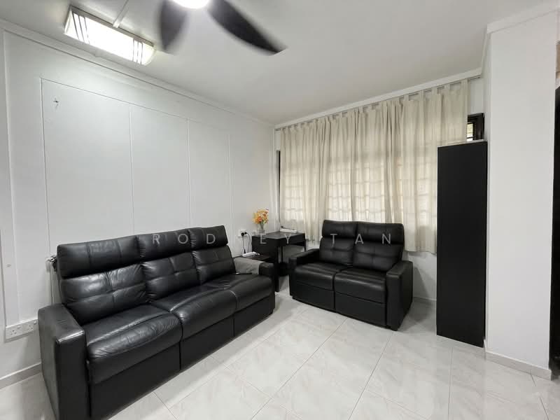 625 Choa Chu Kang Street 62, 625 Choa Chu Kang Street 62, 3 Bedrooms, 1,076 sqft, HDB Flat For Sale, by Rodney Tan, 500164710 - Living Room - PropertyGuru.com.sg