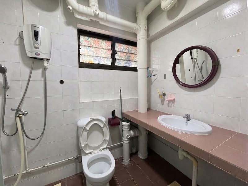 625 Choa Chu Kang Street 62, 625 Choa Chu Kang Street 62, 3 Bedrooms, 1,076 sqft, HDB Flat For Sale, by Rodney Tan, 500164710 - Master Bathroom - PropertyGuru.com.sg