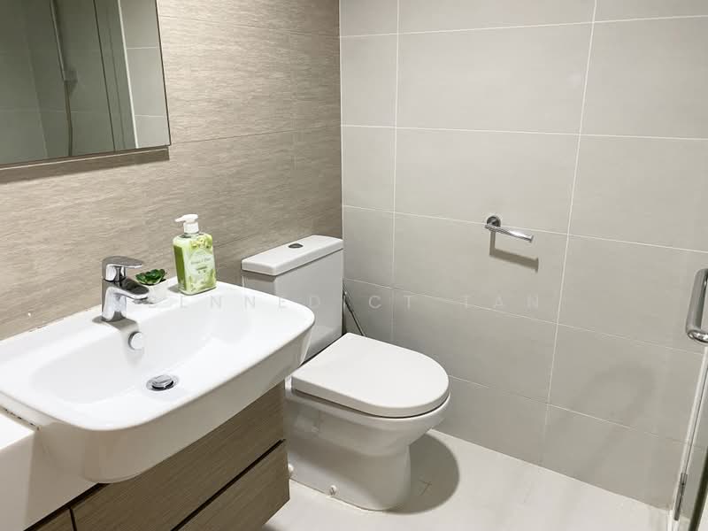 The Lakefront Residences, 42 Lakeside Drive, Room Rental, 120 sqft, Condominium For Rent, by Bennedict Tan, 500164716 - Bathroom - PropertyGuru.com.sg