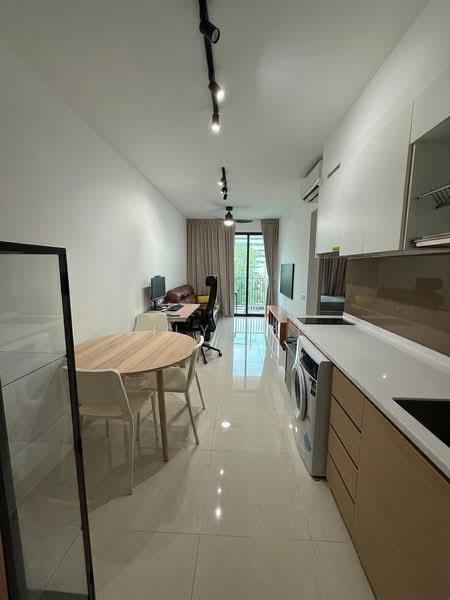 Treasure at Tampines, 5 Tampines Lane, 2 Bedrooms, 592 sqft, Condominium For Rent, by Lily Lim, 500164720 - Dining and kitchen - PropertyGuru.com.sg