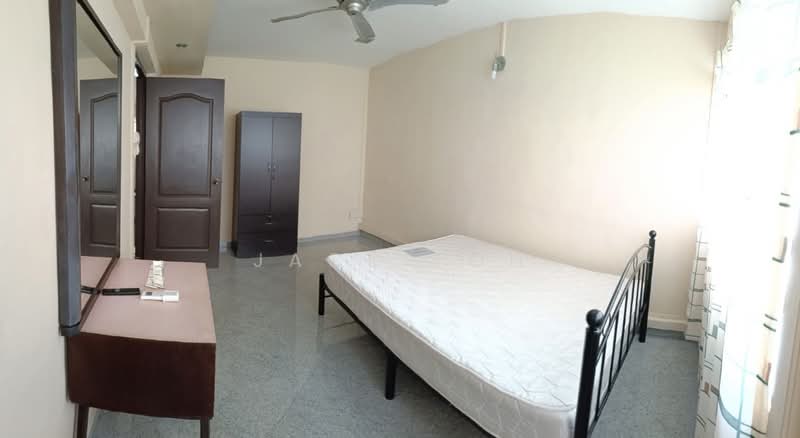 164 Bukit Batok Street 11, 164 Bukit Batok Street 11, 2 Bedrooms, 700 sqft, HDB Flat For Rent, by Jack Toh, 500164721 - Bedroom - PropertyGuru.com.sg