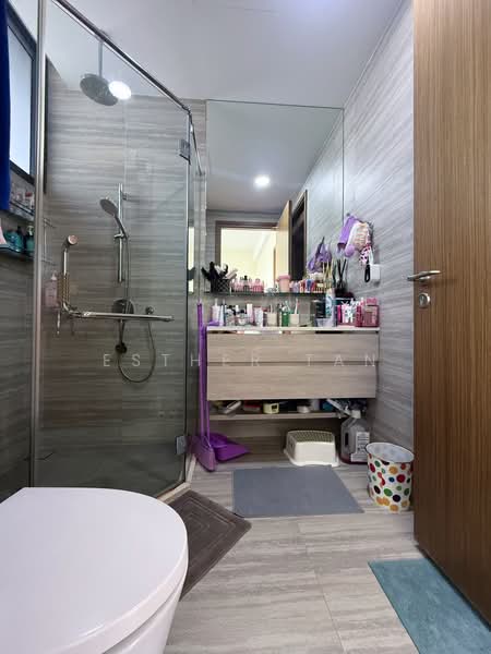 Alana, Sunrise Terrace, 4 Bedrooms, 3,057 sqft, Terraced House For Sale, by Esther Tan, 500164732 - Bathroom - PropertyGuru.com.sg