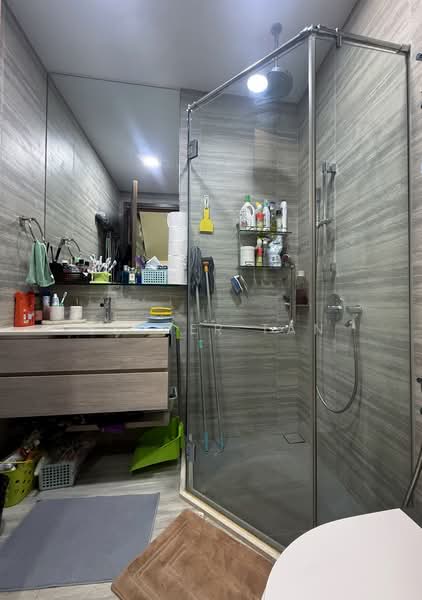 Alana, Sunrise Terrace, 4 Bedrooms, 3,057 sqft, Terraced House For Sale, by Esther Tan, 500164732 - Bathroom - PropertyGuru.com.sg