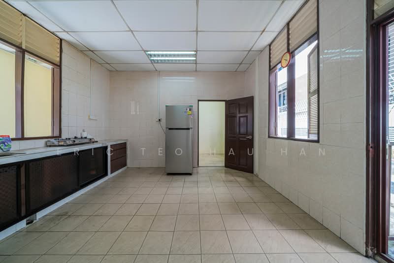146 pasir pajang road, , 7 Bedrooms, 5,099 sqft, Detached House For Sale, by Eric Teo Hau Han, 500164739 - Kitchen - PropertyGuru.com.sg
