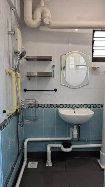 601 Bedok Reservoir Road, 601 Bedok Reservoir Road, Bedok / Upper East Coast, Room Rental, 100 sqft, HDB Flat For Rent, by Linda Yang (杨凌云), 500164740 - Bathroom - PropertyGuru.com.sg