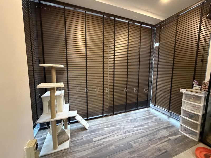Palm Galleria, , 3 Bedrooms, 990 sqft, Condominium For Sale, by Vernon Ang, 500164761 - Balcony - PropertyGuru.com.sg