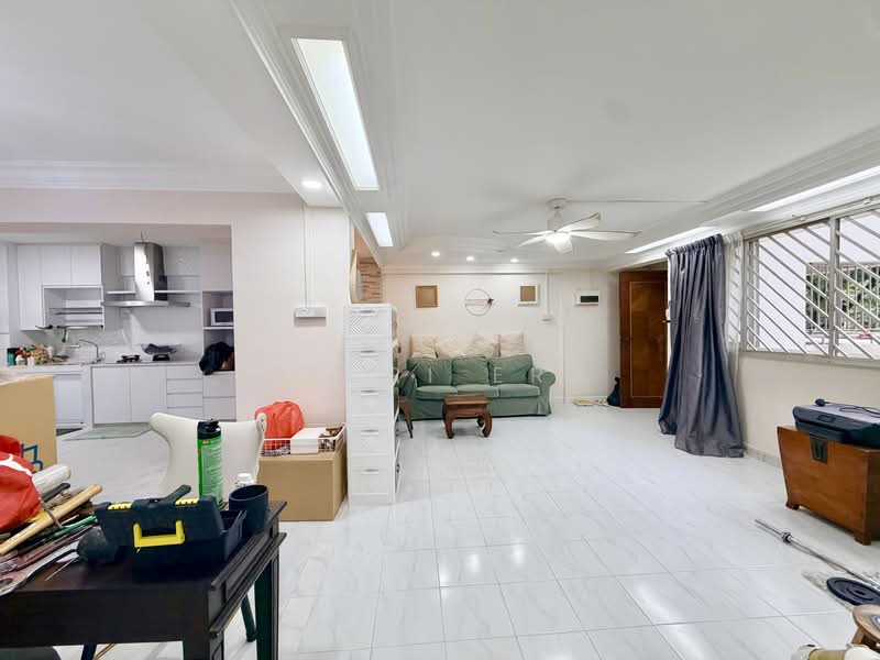693 Hougang Street 61, 693 Hougang Street 61, 3 Bedrooms, 915 sqft, HDB Flat For Sale, by Aszri ERA, 500164762 - Living Room - PropertyGuru.com.sg