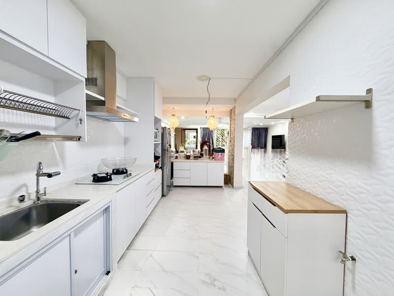 693 Hougang Street 61, 693 Hougang Street 61, 3 Bedrooms, 915 sqft, HDB Flat For Sale, by Aszri ERA, 500164762 - Kitchen - PropertyGuru.com.sg