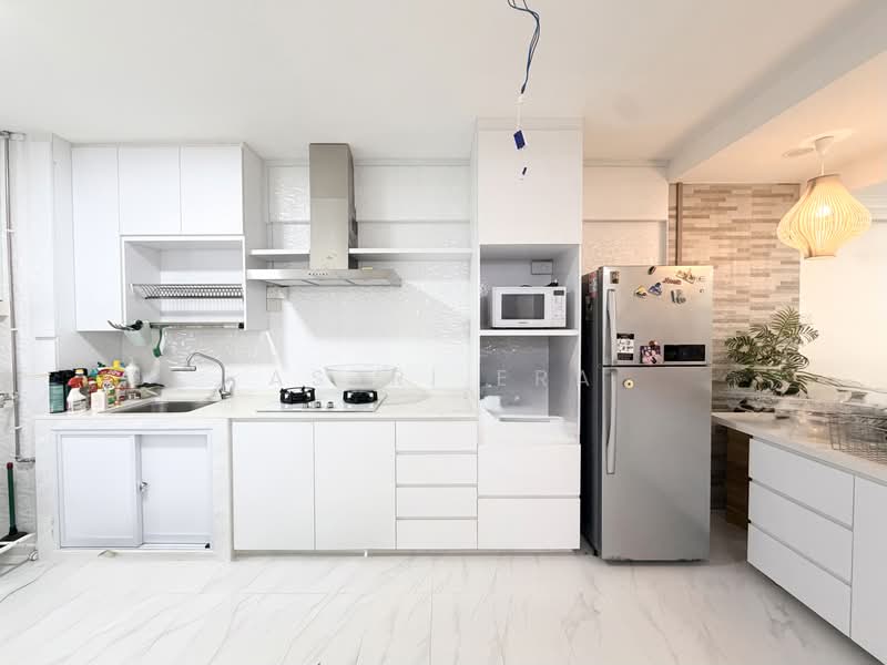 693 Hougang Street 61, 693 Hougang Street 61, 3 Bedrooms, 915 sqft, HDB Flat For Sale, by Aszri ERA, 500164762 - Kitchen - PropertyGuru.com.sg