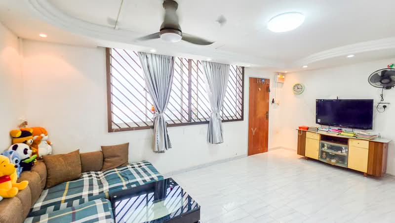 637 Hougang Avenue 8, 637 Hougang Avenue 8, 3 Bedrooms, 904 sqft, HDB Flat For Sale, by Felicia Tan Yi Jie, 500164764 - Living Room - PropertyGuru.com.sg