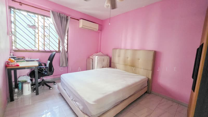 637 Hougang Avenue 8, 637 Hougang Avenue 8, 3 Bedrooms, 904 sqft, HDB Flat For Sale, by Felicia Tan Yi Jie, 500164764 - Bedroom - PropertyGuru.com.sg