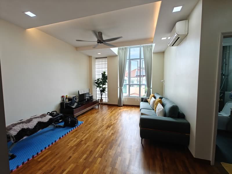 Eastwood Walk Gardens, Eastwood Walk, Room Rental, 300 sqft, Terraced House For Rent, by Gina Tng, 500164765 - Master Bedroom - PropertyGuru.com.sg
