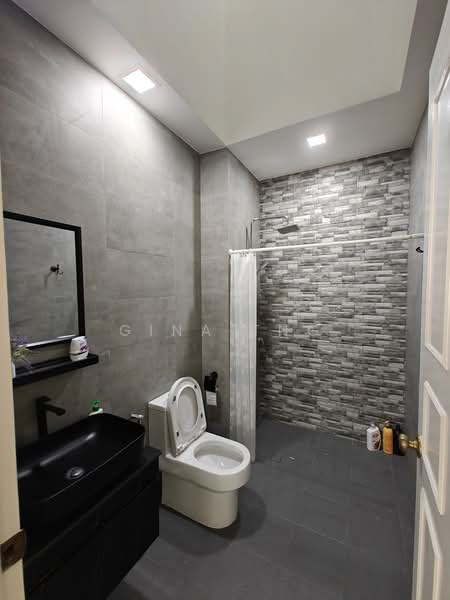 Eastwood Walk Gardens, Eastwood Walk, Room Rental, 300 sqft, Terraced House For Rent, by Gina Tng, 500164765 - Bedroom 2 Bathroom - PropertyGuru.com.sg