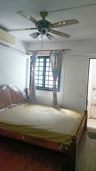 120 Potong Pasir Avenue 1, 120 Potong Pasir Avenue 1, 2 Bedrooms, 742 sqft, HDB Flat For Rent, by Noonal Farina, 500164772 - Bedroom - PropertyGuru.com.sg