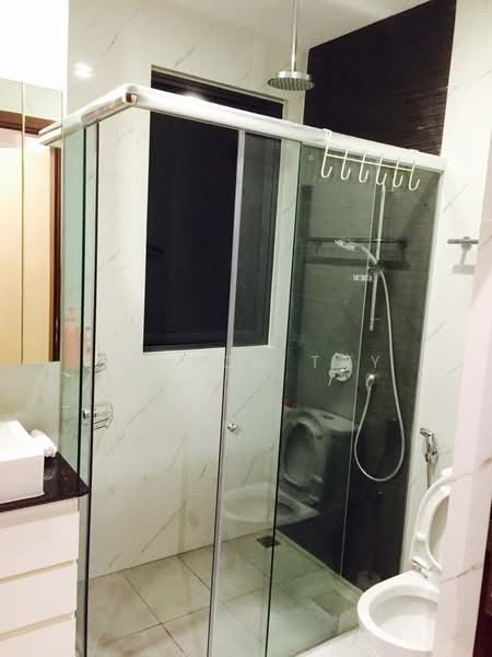 Urban Vista, 10 Tanah Merah Kechil Link, Room Rental, 435 sqft, Condominium For Rent, by Sharon Tay, 500164776 - Bathroom - PropertyGuru.com.sg
