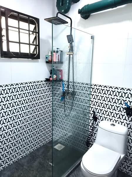 183C Rivervale Crescent, 183C Rivervale Crescent, 3 Bedrooms, 968 sqft, HDB Flat For Sale, by Patrick Chee, 500164780 - Bathroom - PropertyGuru.com.sg