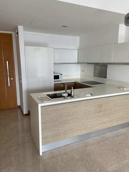 Marina Bay Residences, 18 Marina Boulevard, 2 Bedrooms, 1,076 sqft, Condominium For Rent, by Kym Oh, 500164781 - Kitchen - PropertyGuru.com.sg