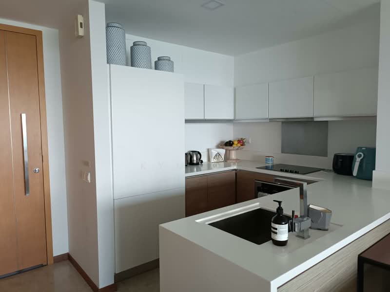 Marina Bay Residences, 18 Marina Boulevard, 2 Bedrooms, 1,076 sqft, Condominium For Rent, by Kym Oh, 500164781 - Kitchen - PropertyGuru.com.sg