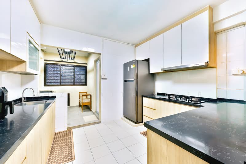 446 Choa Chu Kang Avenue 4, 446 Choa Chu Kang Avenue 4, 3 Bedrooms, 1,076 sqft, HDB Flat For Sale, by Rozi Faith Naser, 500164789 - Kitchen - PropertyGuru.com.sg