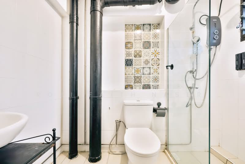 446 Choa Chu Kang Avenue 4, 446 Choa Chu Kang Avenue 4, 3 Bedrooms, 1,076 sqft, HDB Flat For Sale, by Rozi Faith Naser, 500164789 - Master Bathroom - PropertyGuru.com.sg