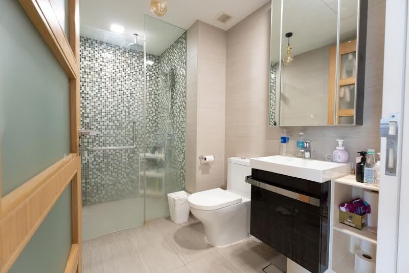 Sant Ritz, 1 Pheng Geck Avenue, 2 Bedrooms, 1,248 sqft, Condominium For Sale, by MM Benjamin Sng, 500164790 - Jack & Jill Bathroom - PropertyGuru.com.sg