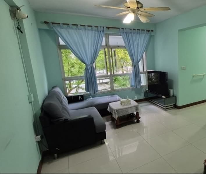 664A Punggol Drive, 664A Punggol Drive, 2 Bedrooms, 700 sqft, HDB Flat For Sale, by Rina Chia, 500164807 - Living Room - PropertyGuru.com.sg