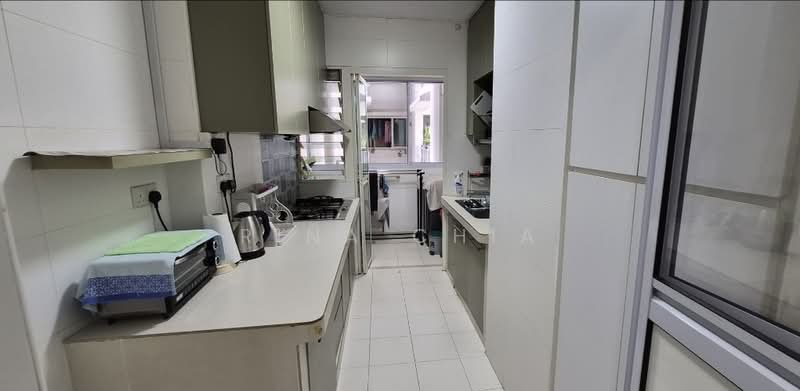 664A Punggol Drive, 664A Punggol Drive, 2 Bedrooms, 700 sqft, HDB Flat For Sale, by Rina Chia, 500164807 - Kitchen - PropertyGuru.com.sg