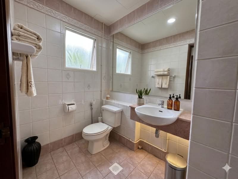 Parbury Hill Condominium, 28 Parbury Avenue, 4 Bedrooms, 2,282 sqft, Condominium For Sale, by Melvin Chan, 500164810 - Bathroom - PropertyGuru.com.sg