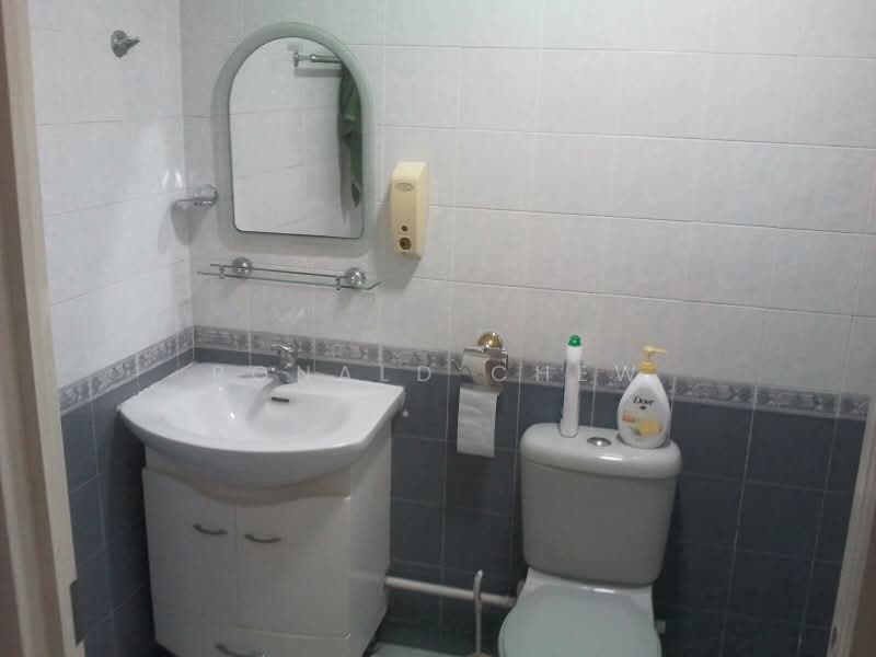 686C Choa Chu Kang Crescent, 686C Choa Chu Kang Crescent, Room Rental, 150 sqft, HDB Flat For Rent, by Ronald Chew, 500164819 - Bathroom - PropertyGuru.com.sg