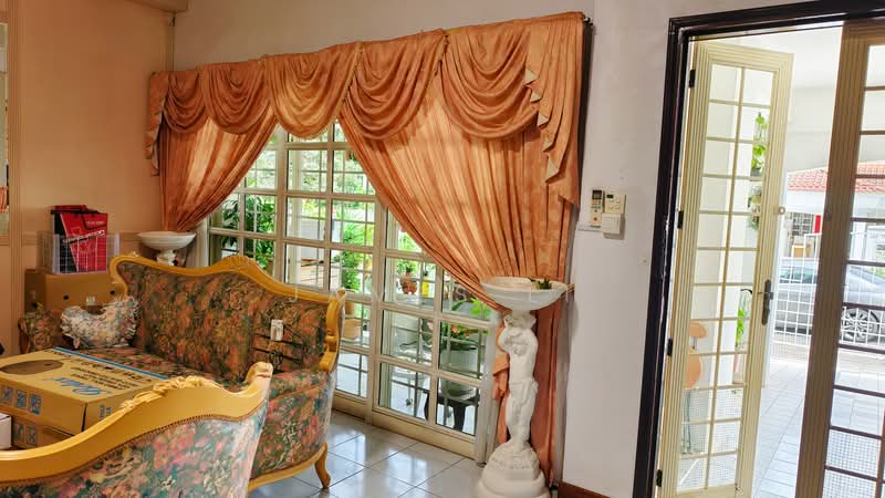 Hillview Crescent, Hillview Crescent, 4 Bedrooms, 3,500 sqft, Corner Terrace For Sale, by James Li, 500164821 - Living Room - PropertyGuru.com.sg