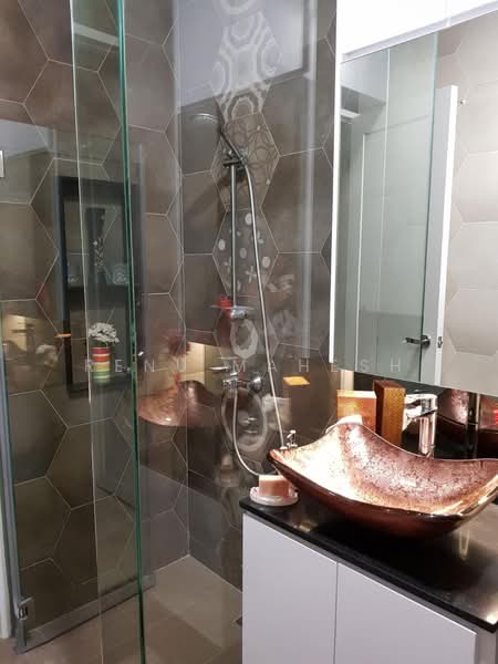 Costa Rhu, 7 Rhu Cross, 4 Bedrooms, 2,056 sqft, Condominium For Rent, by Renu Mahesh, 500164828 - Bathroom - PropertyGuru.com.sg