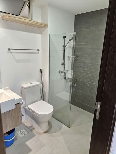 Lake Life, 10 Tao Ching Road, 3 Bedrooms, 1,087 sqft, Executive Condominium For Rent, by Shawn Lim BC, 500164849 - Bathroom - PropertyGuru.com.sg