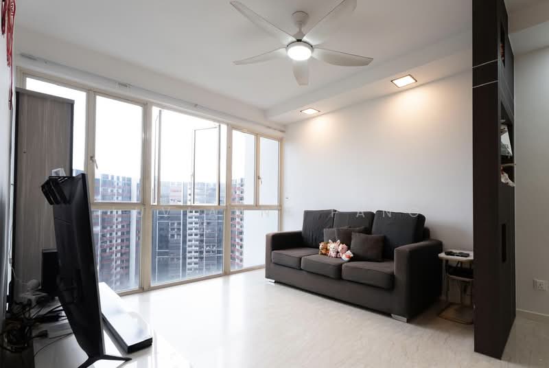 Rio Vista, 24 Upper Serangoon View, 2 Bedrooms, 1,055 sqft, Condominium For Sale, by Luvianne Pang, 500164855 - Living Room - PropertyGuru.com.sg
