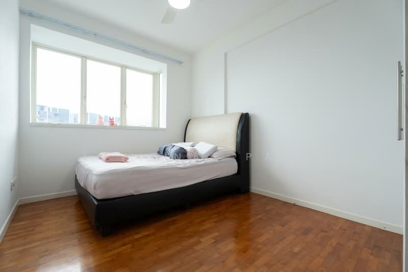 Rio Vista, 24 Upper Serangoon View, 2 Bedrooms, 1,055 sqft, Condominium For Sale, by Luvianne Pang, 500164855 - Bedroom - PropertyGuru.com.sg