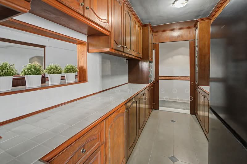 290G Bukit Batok Street 24, 290G Bukit Batok Street 24, 3 Bedrooms, 1,077 sqft, HDB Flat For Sale, by Gerald Ong Soon Lee (Gerald Ong), 500164856 - Kitchen - PropertyGuru.com.sg